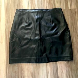 Wilfred free JANIS LEATHER MINI SKIRT